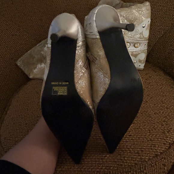 High Fashion Leather (Suede) Rhinestone Boots - Picture 5 of 13